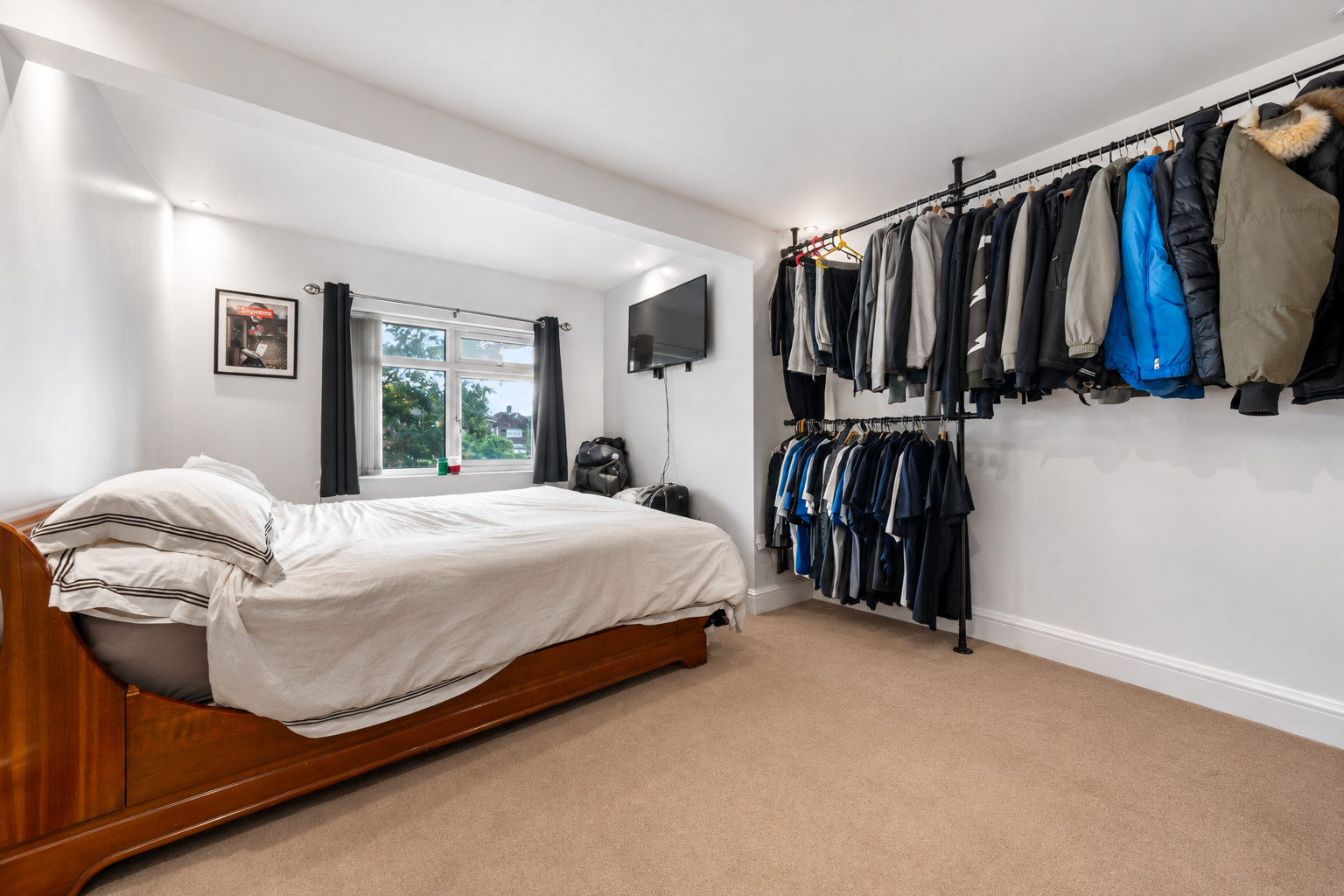 Semi Detached House for sale in Manchester, Longley Lane, Manchester, M22, 998 m²