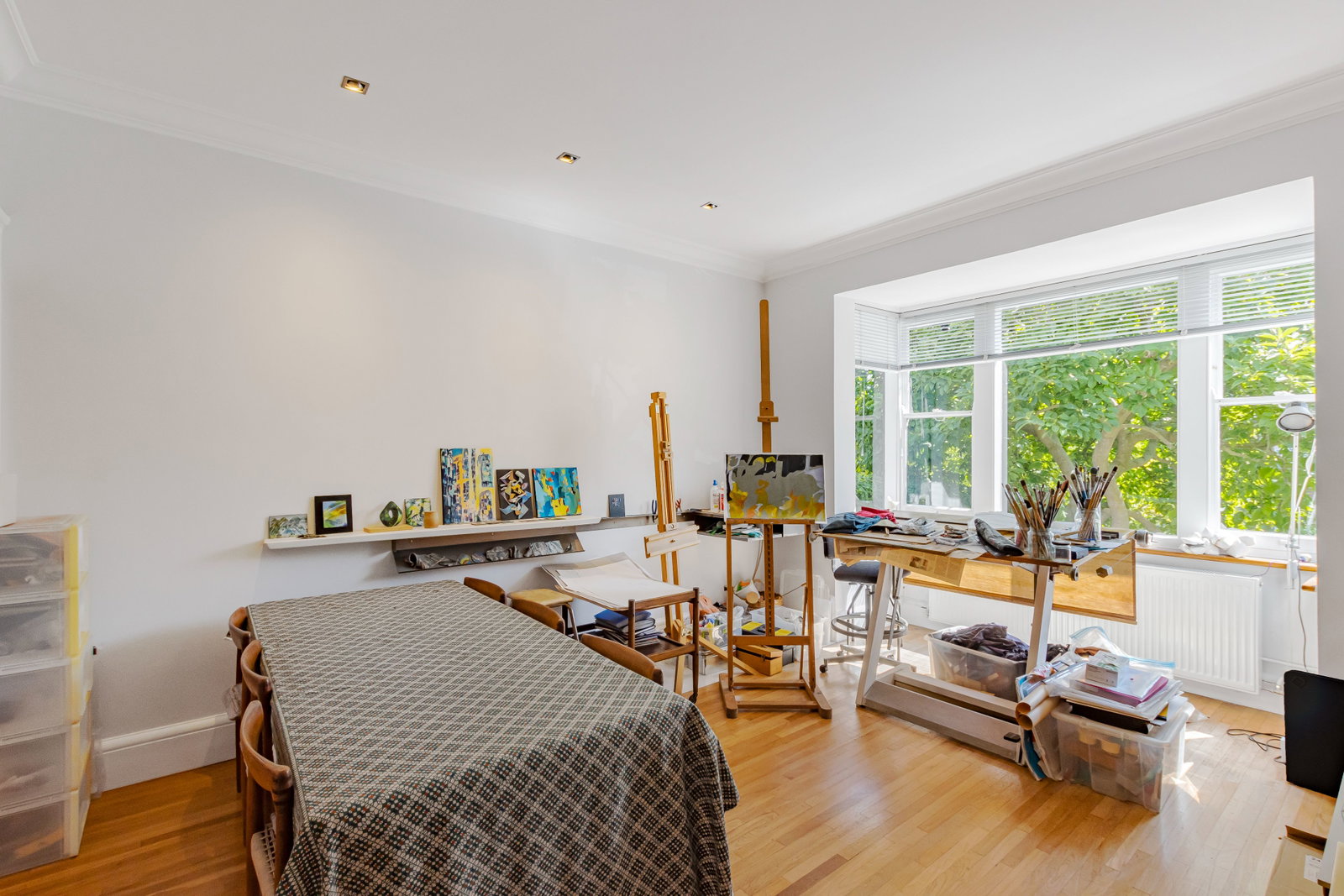 Semi Detached House in London 4