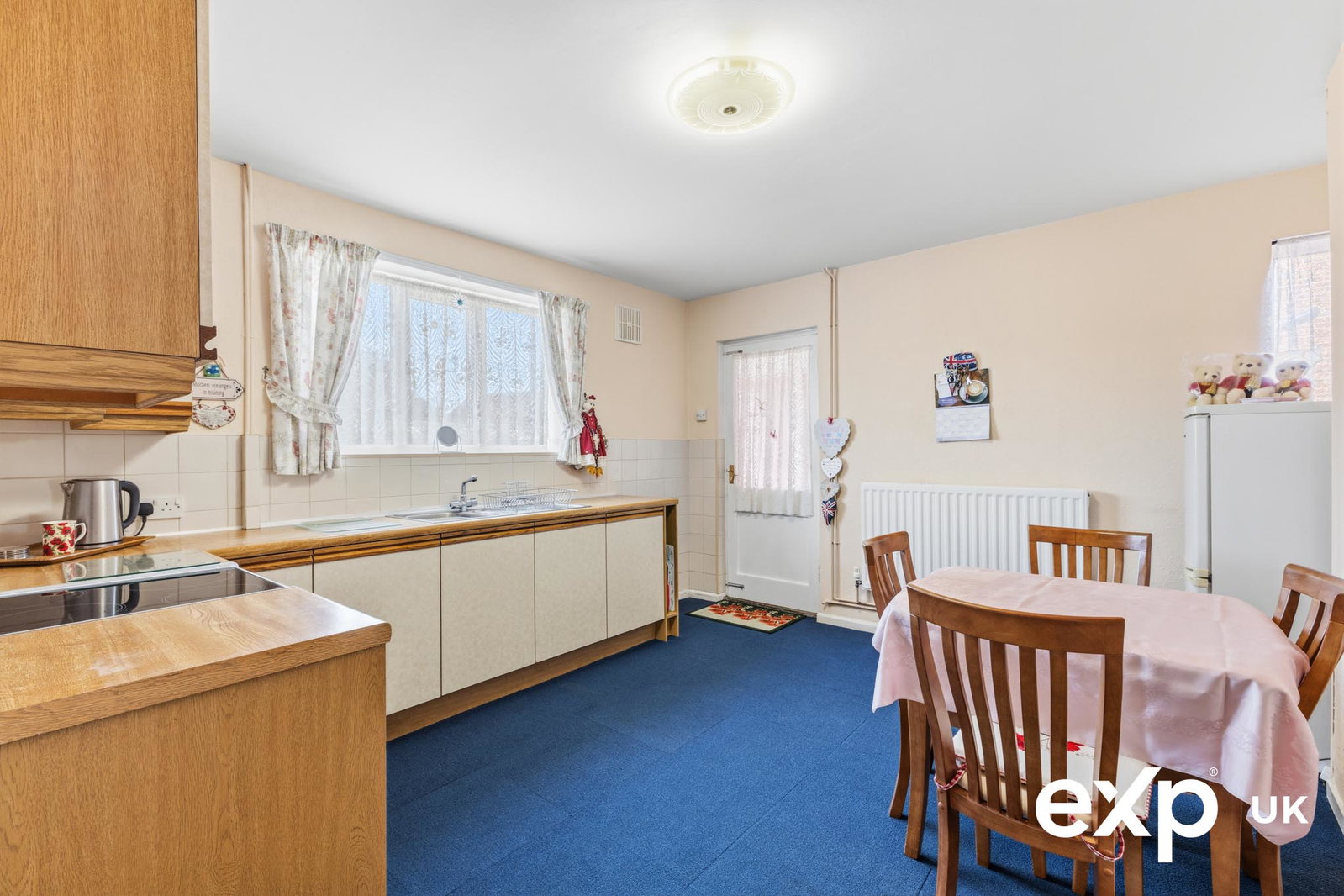 Semi Detached House for sale in Newark, Hazel Road, New Ollerton, NG22 9TF