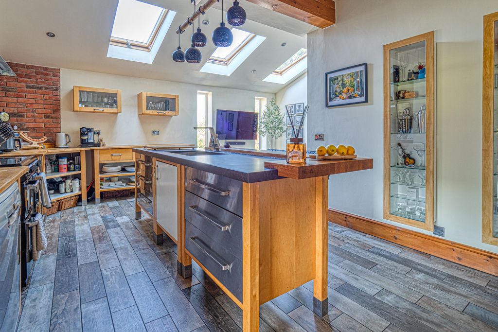 Detached House for sale in Nottingham, Nottingham Road, Selston, Nottingham, NG16 6BX