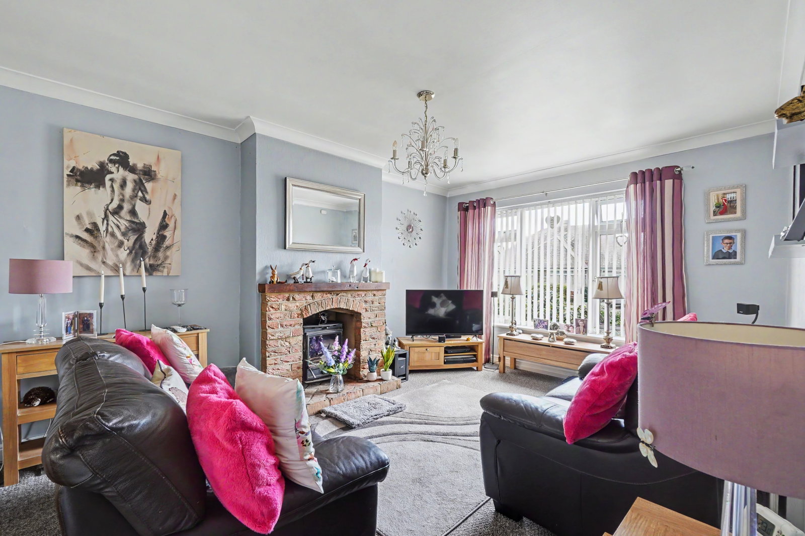Semi Detached House in Sittingbourne 3