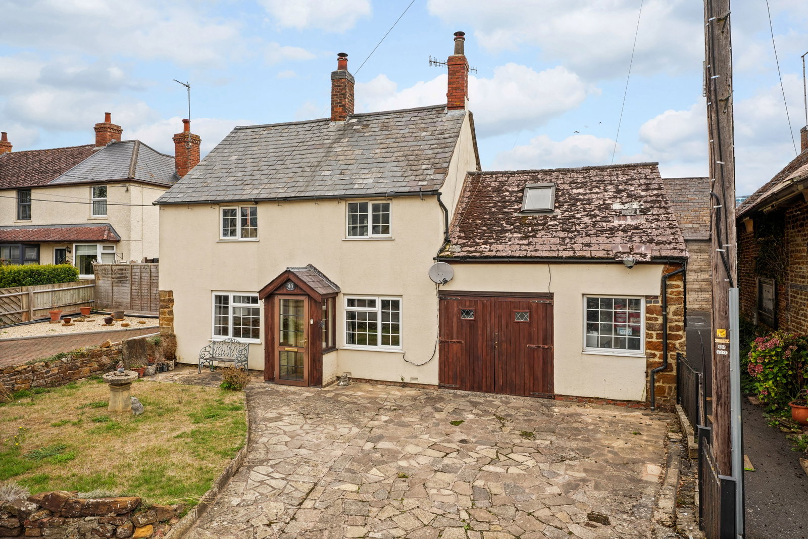 Detached House for sale in Daventry, WOODFORD HALSE, Northamptonshire, 977 m²