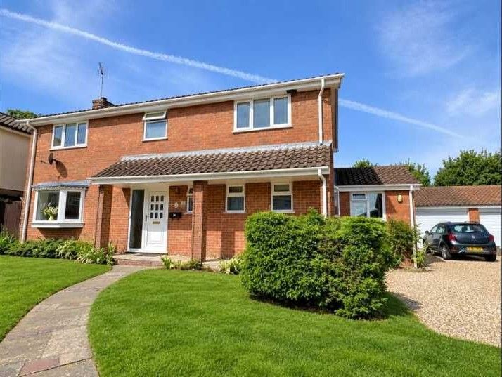 Detached House for sale in Buckingham, Keach Close, Winslow