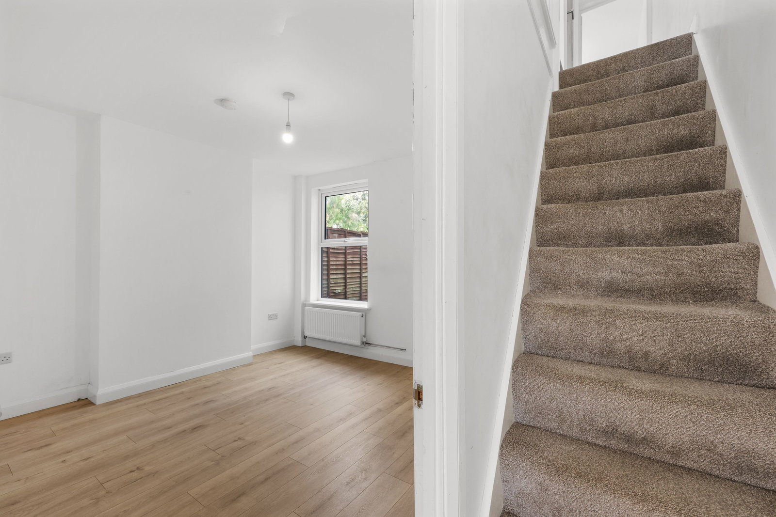 Semi Detached House for sale in Colchester, Ipswich Road, Colchester, CO4 0EQ, 892 m²