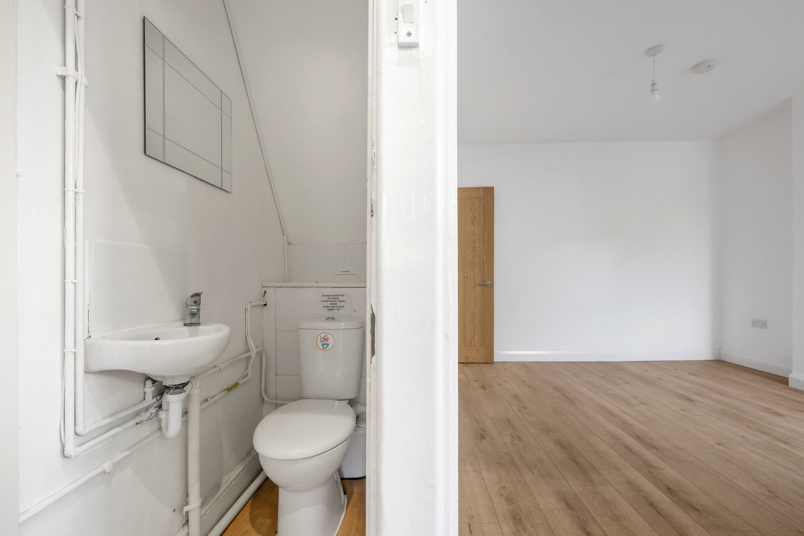 Semi Detached House for sale in Colchester, Ipswich Road, Colchester, CO4 0EQ, 892 m²