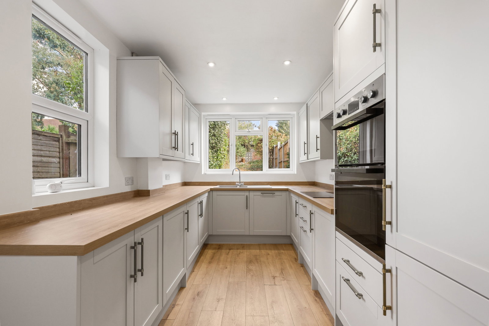 Semi Detached House for sale in Colchester, Ipswich Road, Colchester, CO4 0EQ, 892 m²