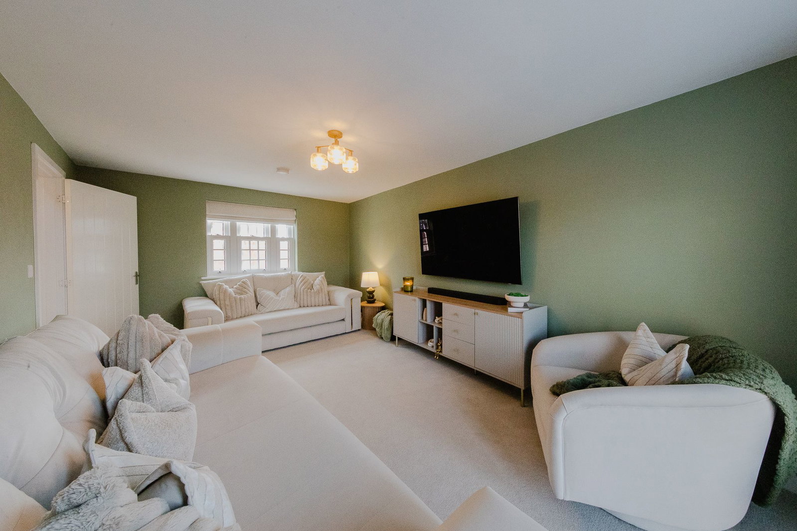 Semi Detached House for sale in Towcester, Yeoman Road, Towcester, NN12, 998 m²