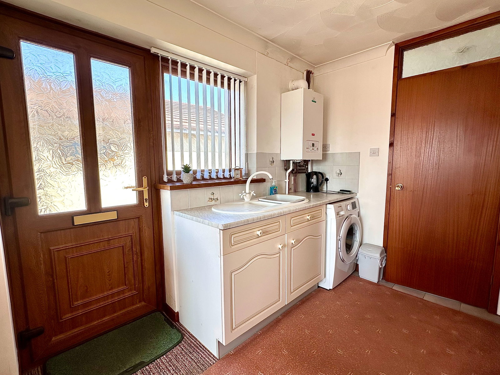 Bungalow in Swansea 4