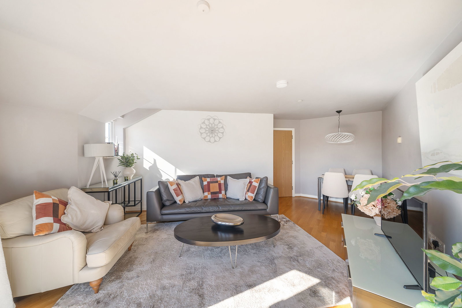 Flat for sale in London, Damson House, Hemlock Close, SW16 5PL