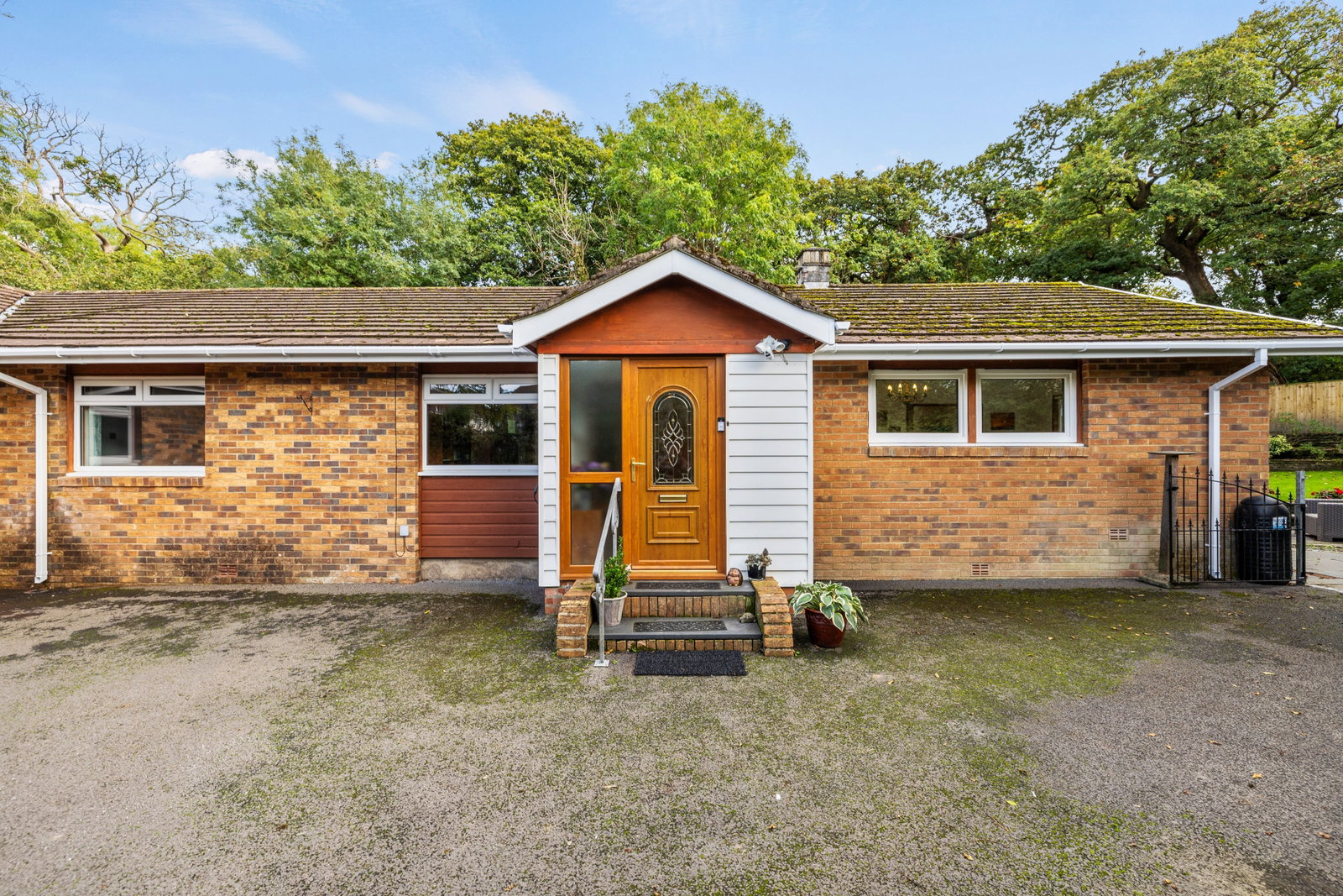 Detached House for sale in Swansea, The Dell, Fairwood Road, West Cross, Swansea, SA3 5JP, 2343 m²