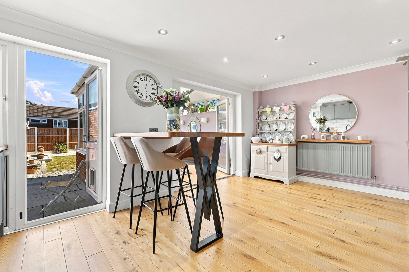 Semi Detached House for sale in Billericay, Recreation Walk, Ramsden Heath, Billericay, CM11