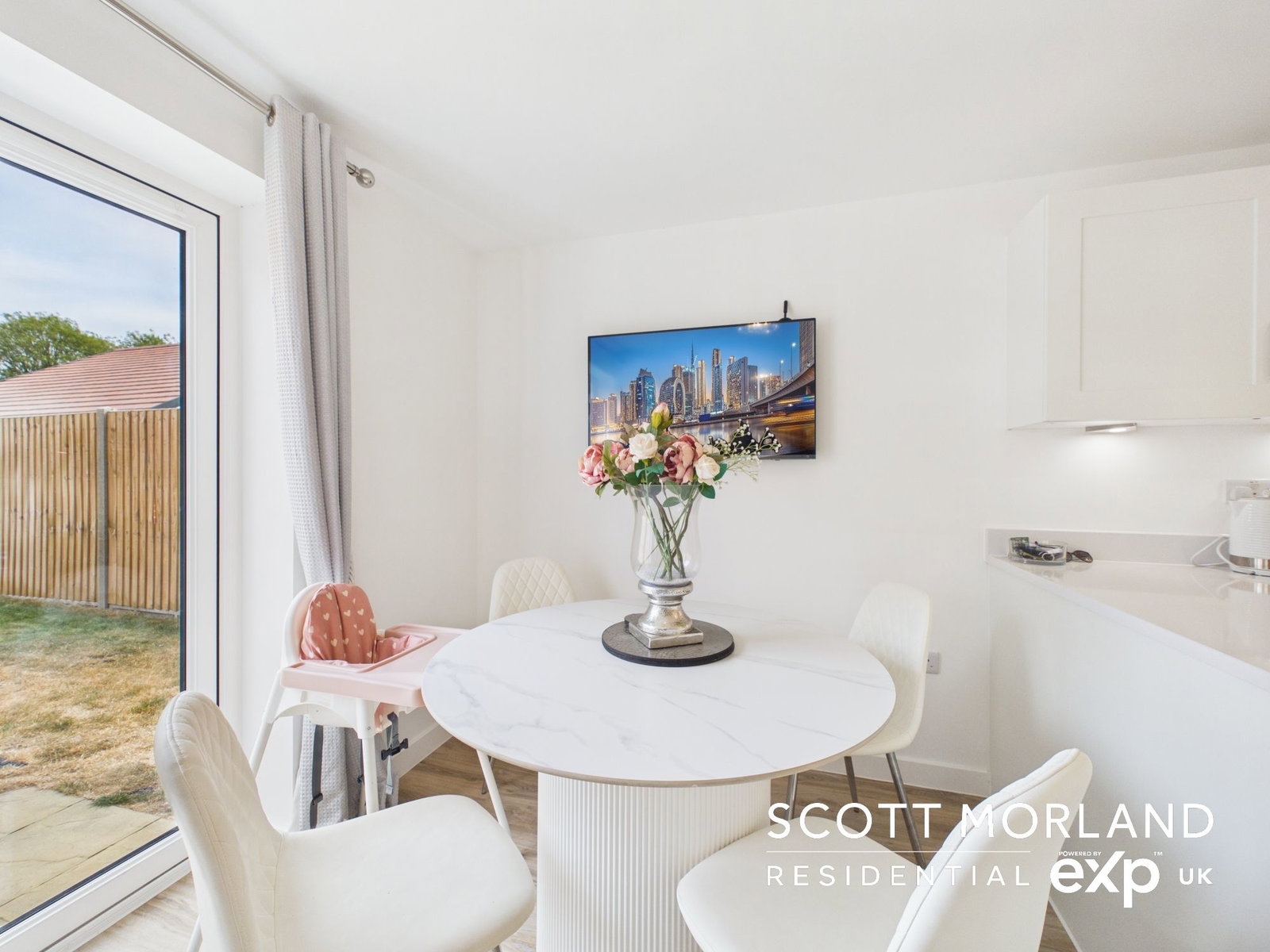 Detached House in Basingstoke  5