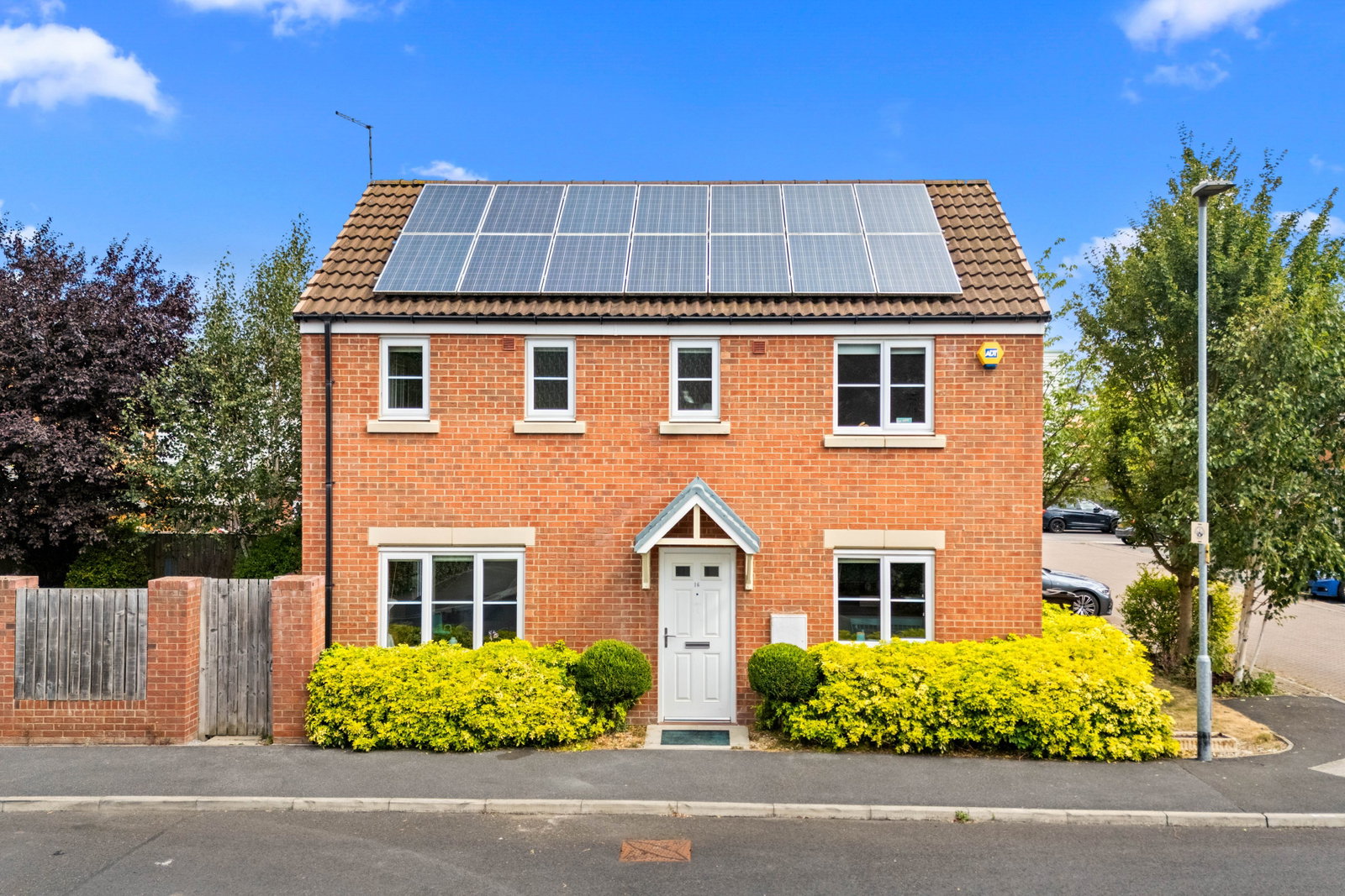 Detached House in Wakefield