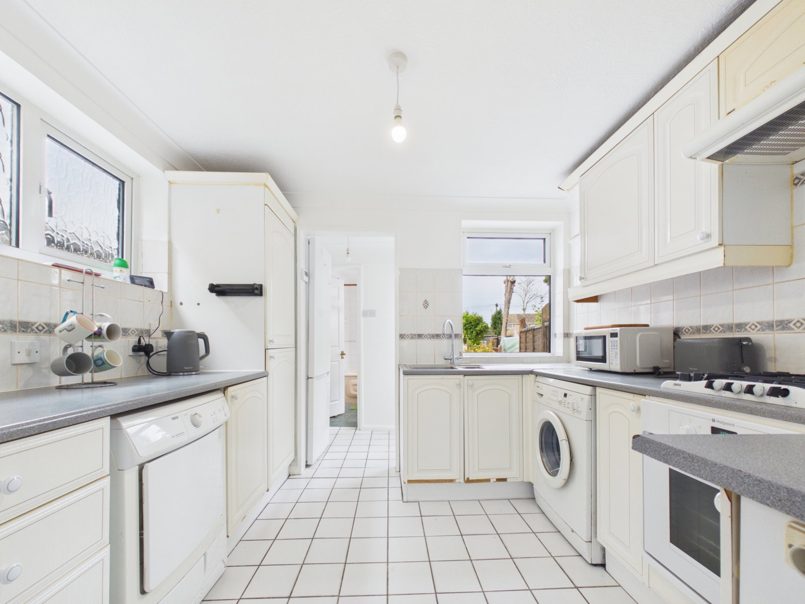 End Of Terrace House for sale in Rochester, Church Street, Hoo, Rochester, ME3 9AH, 706 m²