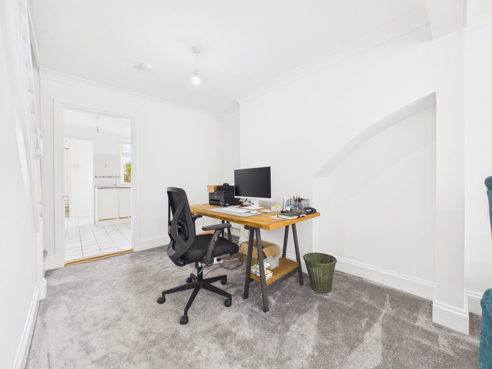 End Of Terrace House for sale in Rochester, Church Street, Hoo, Rochester, ME3 9AH, 706 m²