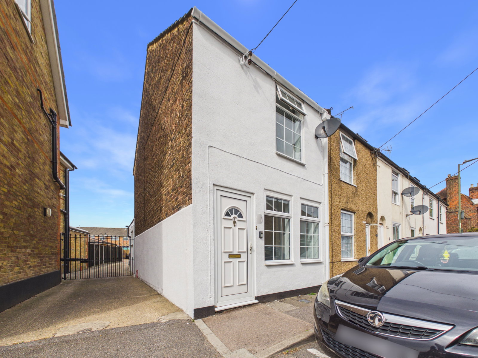 End Of Terrace House for sale in Rochester, Church Street, Hoo, Rochester, ME3 9AH, 706 m²