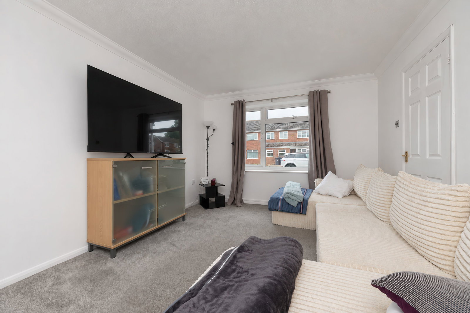 Semi Detached House for sale in Earith, School Road, Earith, Cambridgeshire, PE28 3QB, 979 m²