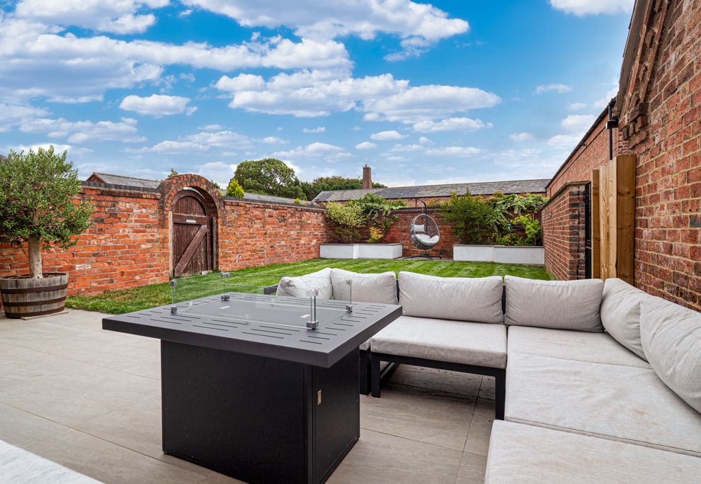 Detached House for sale in Nottingham, Bowmaker Barn, Aldercar Lane, Langley Mill, Nottingham, NG16 4HJ