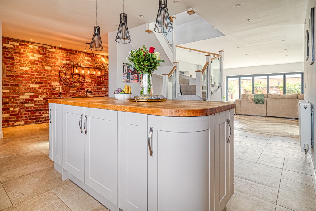 Detached House for sale in Nottingham, Bowmaker Barn, Aldercar Lane, Langley Mill, Nottingham, NG16 4HJ