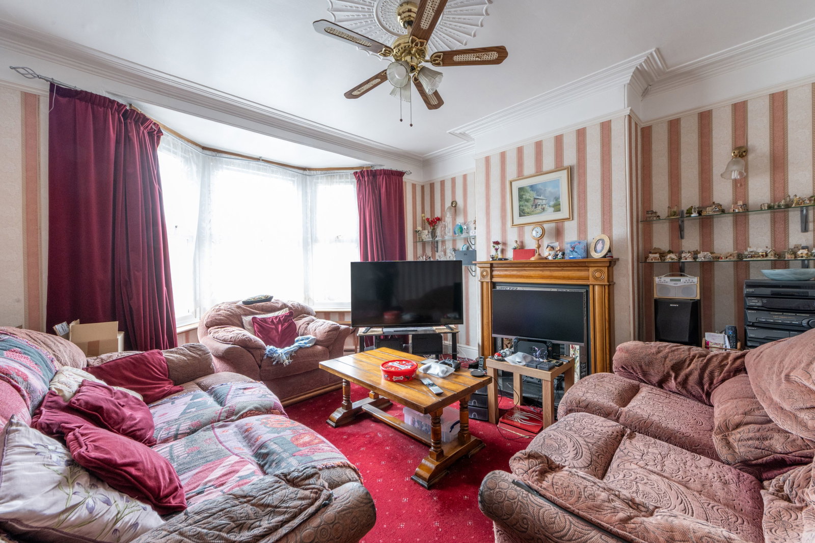 Semi Detached House for sale in Yeovil, Rosebery Avenue, Yeovil, BA21 5LW