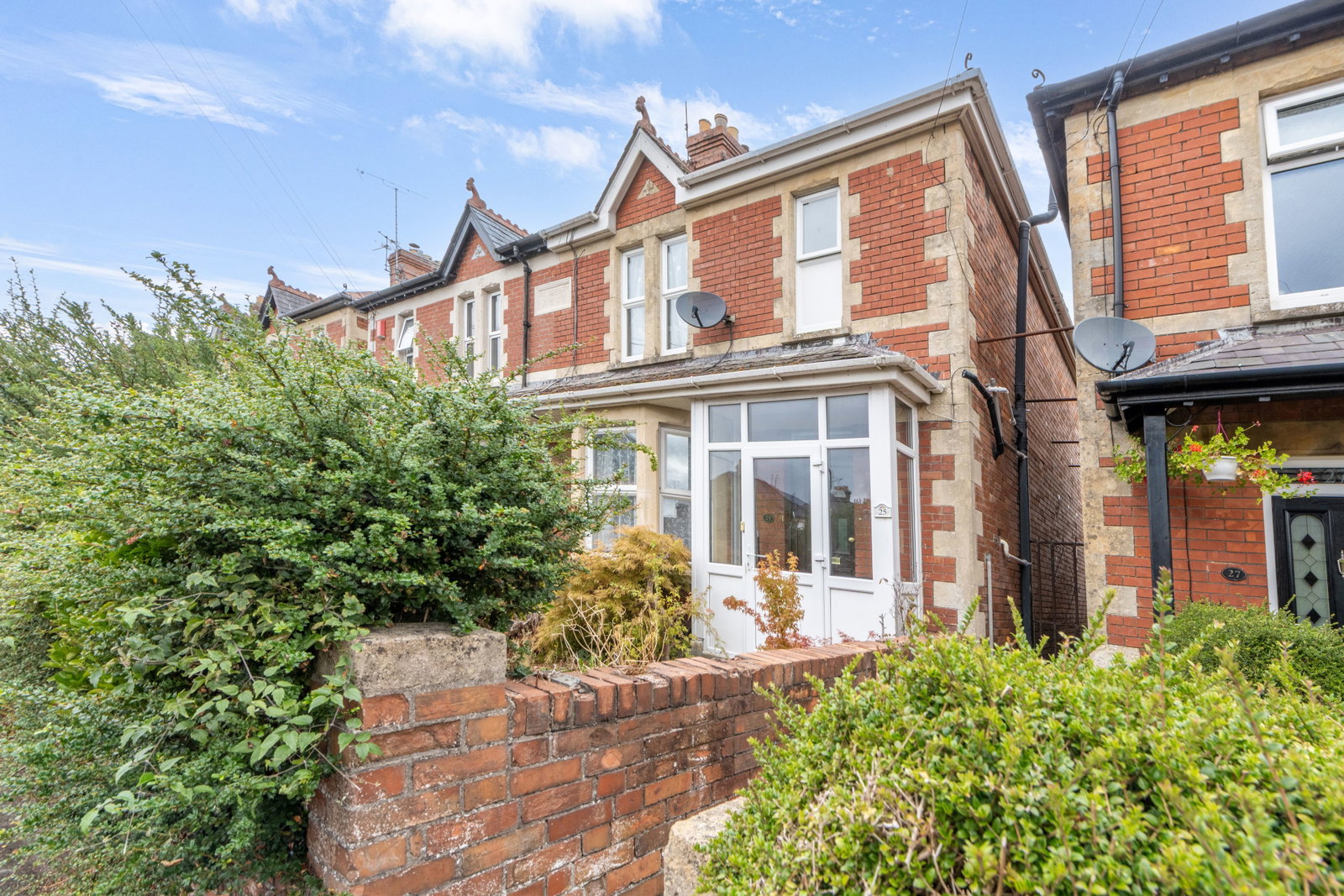 Semi Detached House for sale in Yeovil, Rosebery Avenue, Yeovil, BA21 5LW