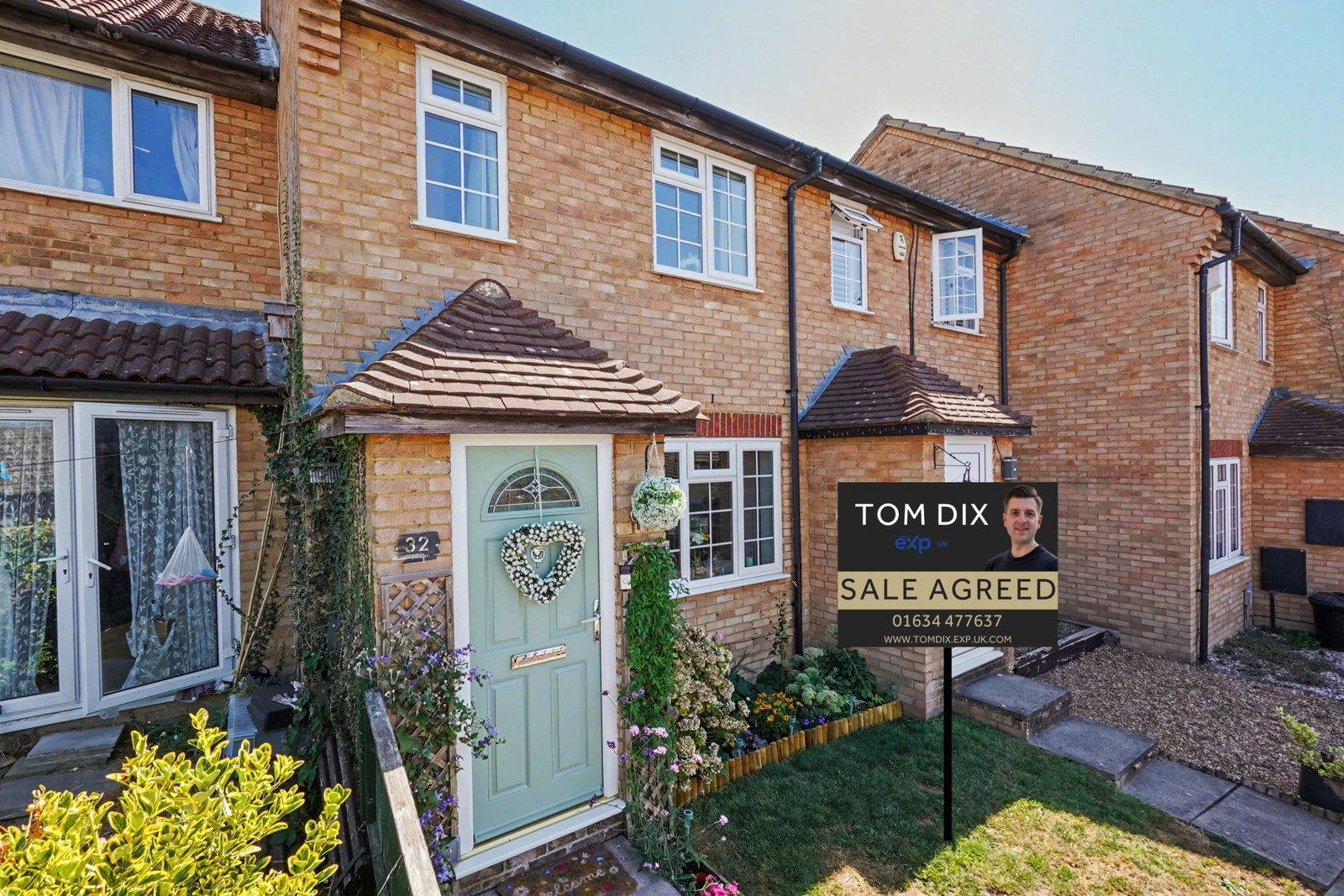 Terraced House for sale in Chatham, Christie Close, Walderslade, Chatham, ME5 7NG, 605 m²