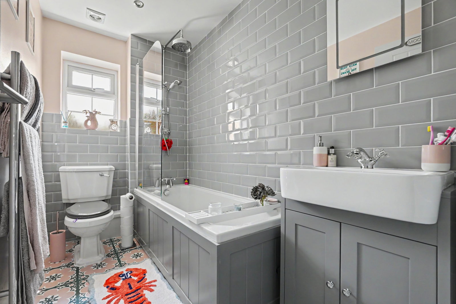 Terraced House for sale in Chatham, Christie Close, Walderslade, Chatham, ME5 7NG, 605 m²