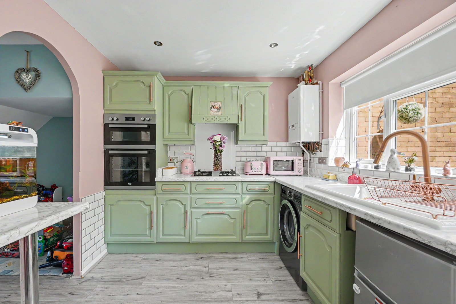 Terraced House for sale in Chatham, Christie Close, Walderslade, Chatham, ME5 7NG, 605 m²