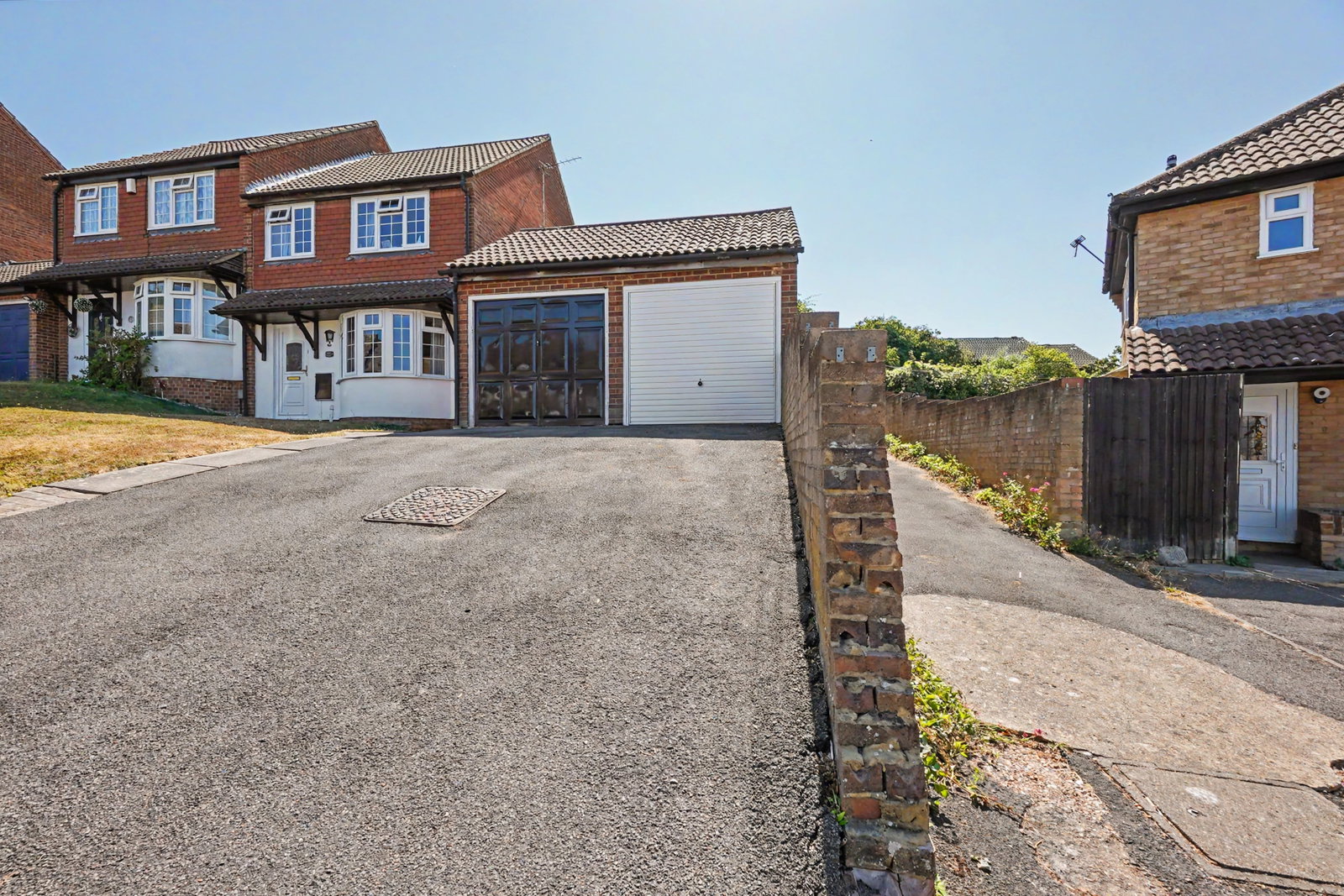 Terraced House for sale in Chatham, Christie Close, Walderslade, Chatham, ME5 7NG, 605 m²