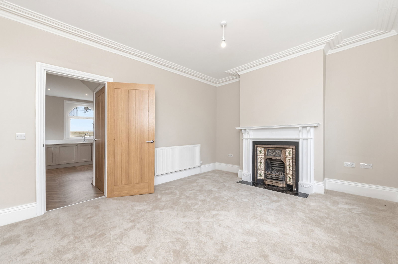 Semi Detached House in Leeds 5