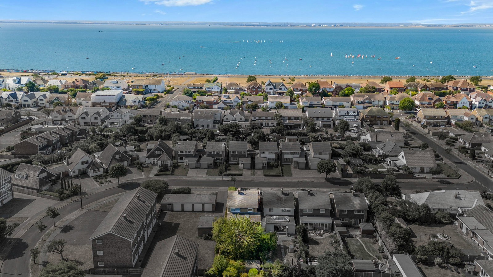Detached House in Thorpe Bay 2