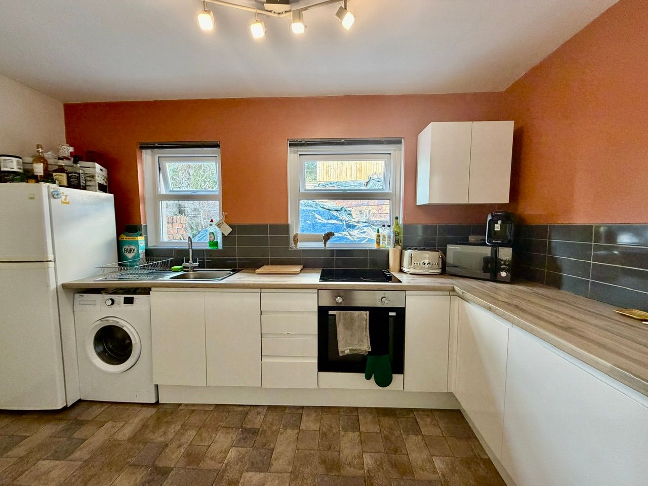 Semi Detached House for sale in Blackwood, Bryngolau Terrace, Pontllanfraith, Blackwood, NP12 2DE, 818 m²