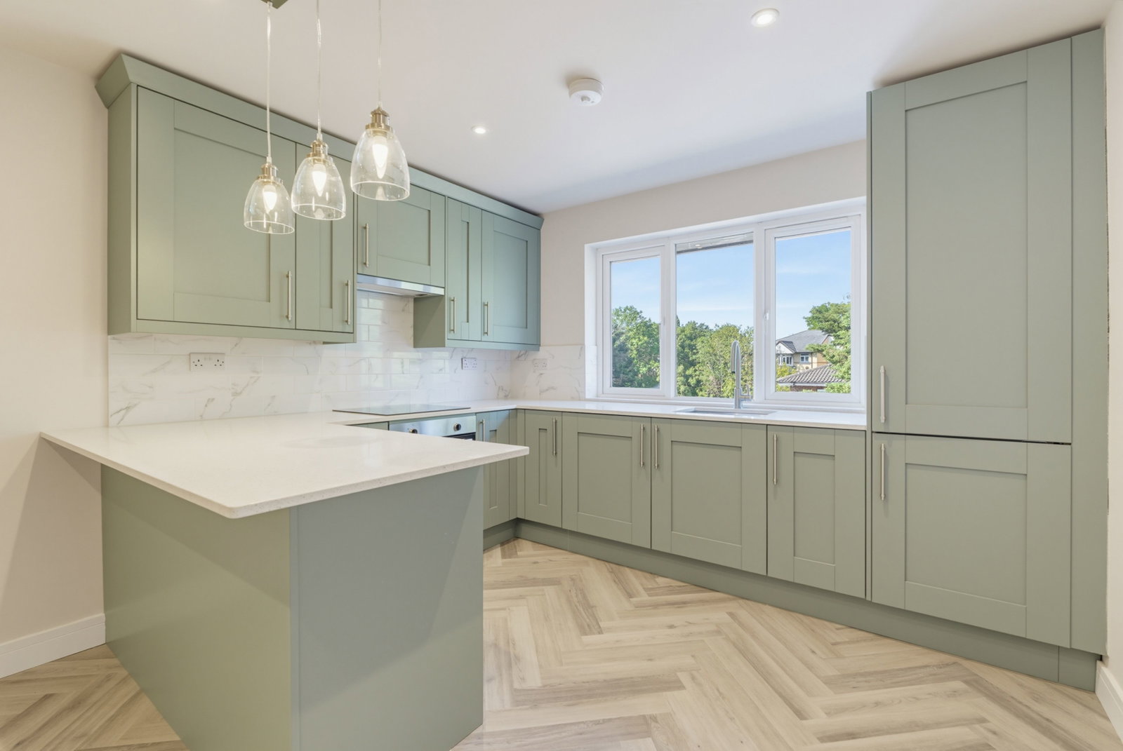 Flat for sale in London, Lyveden Road, London, SW17