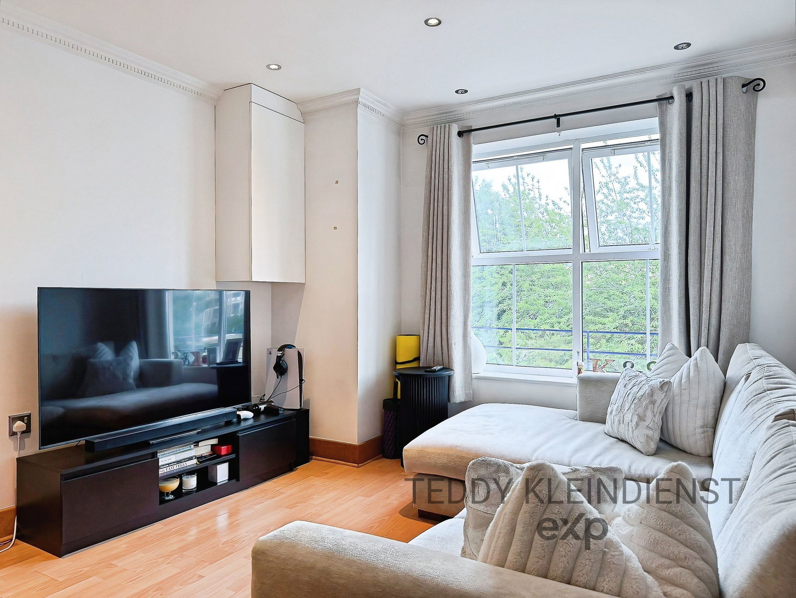 Apartment for sale in Kingston Upon Thames, Skerne Walk, Kingston Upon Thames, KT2 5LQ