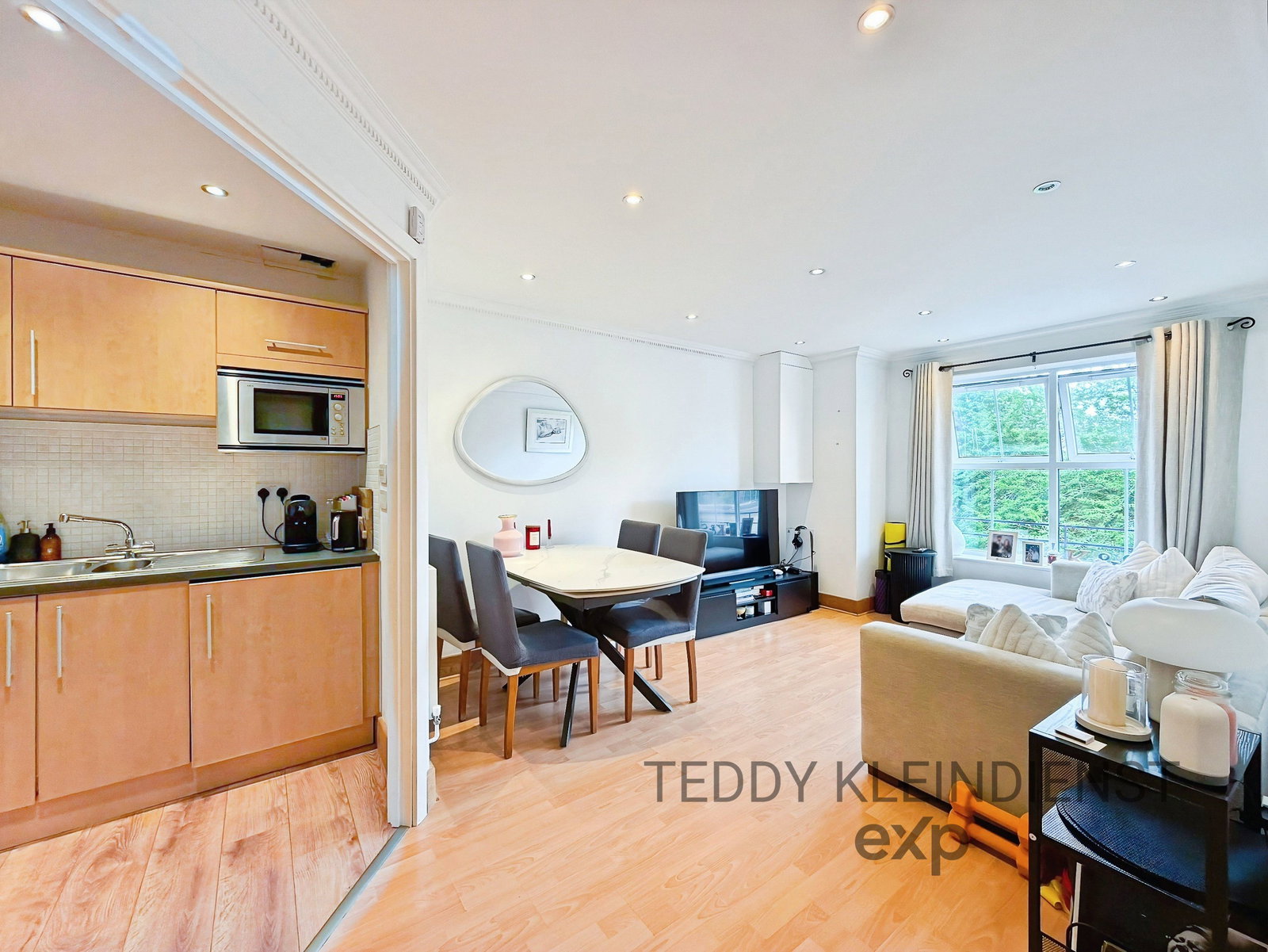Apartment for sale in Kingston Upon Thames, Skerne Walk, Kingston Upon Thames, KT2 5LQ