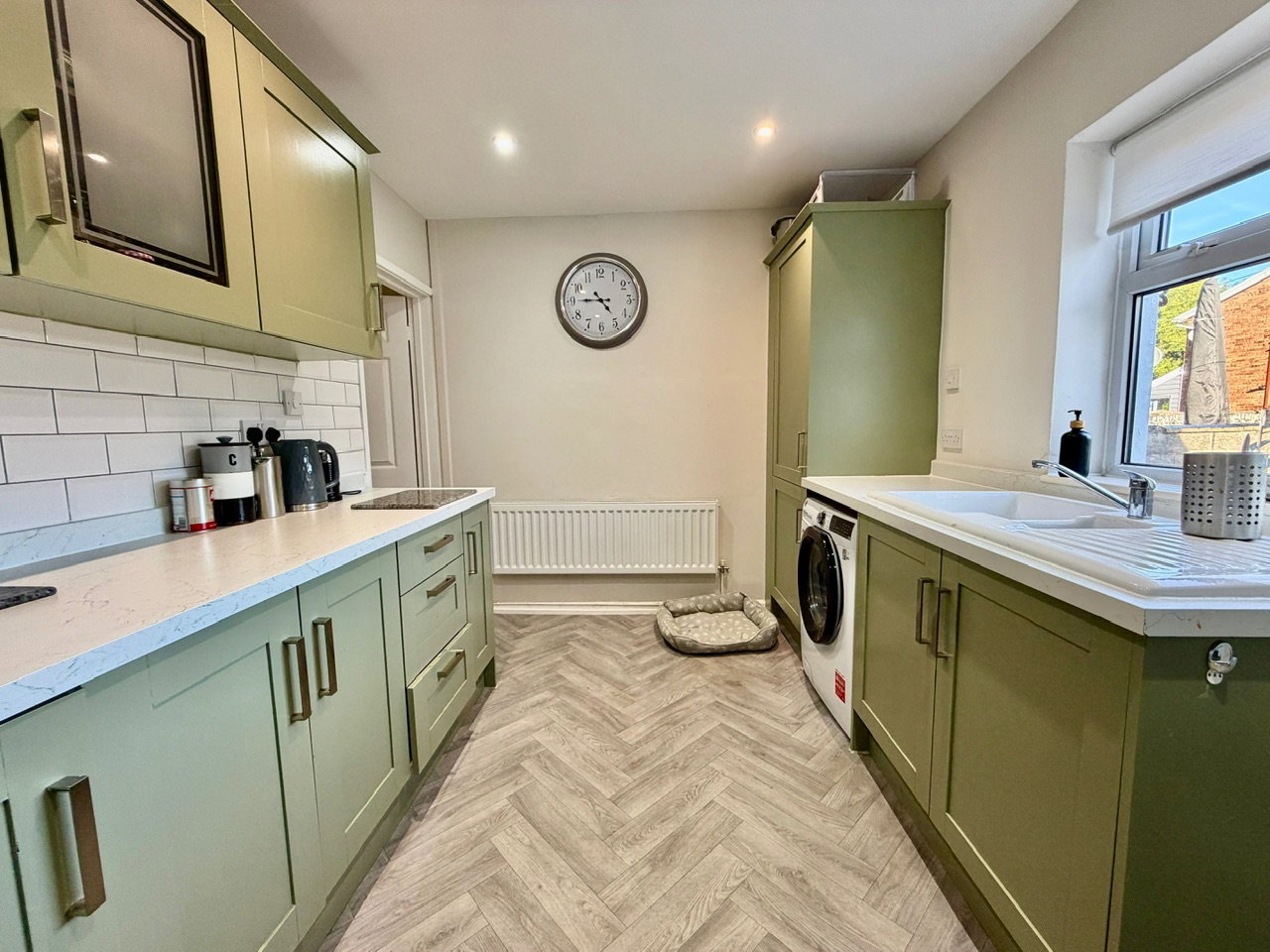Terraced House for sale in Blackwood, Woodfield Park Crescent, Woodfieldside, Blackwood, NP12 0BX, 743 m²