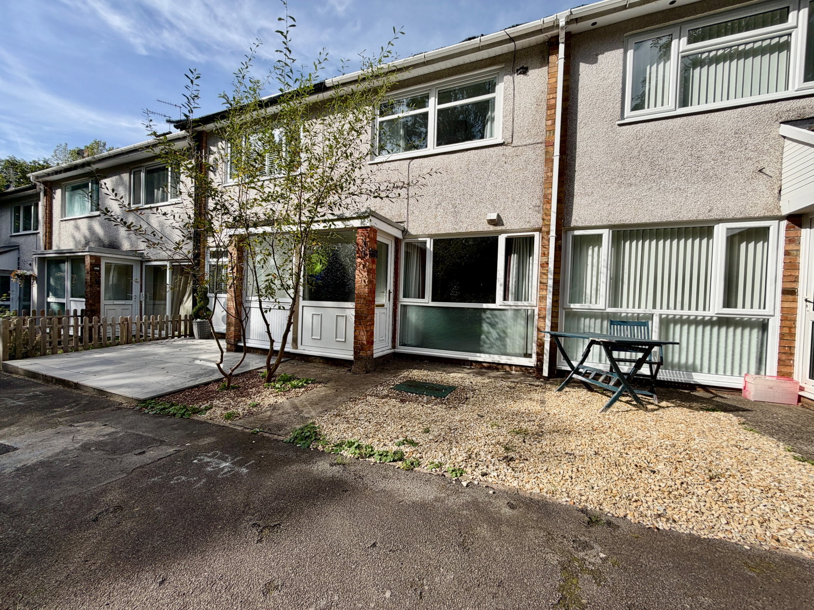 Terraced House for sale in Blackwood, Woodfield Park Crescent, Woodfieldside, Blackwood, NP12 0BX, 743 m²