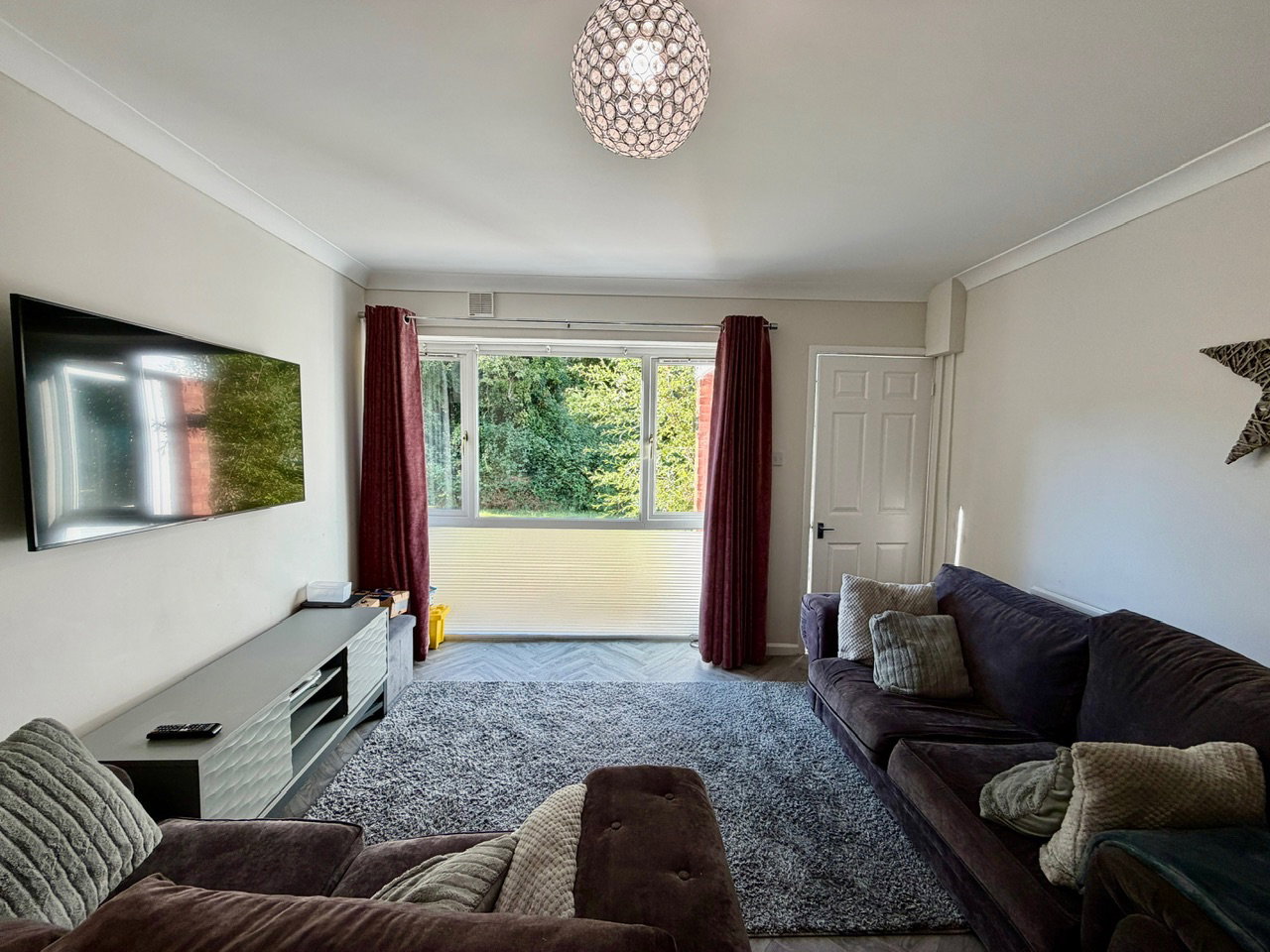 Terraced House for sale in Blackwood, Woodfield Park Crescent, Woodfieldside, Blackwood, NP12 0BX, 743 m²