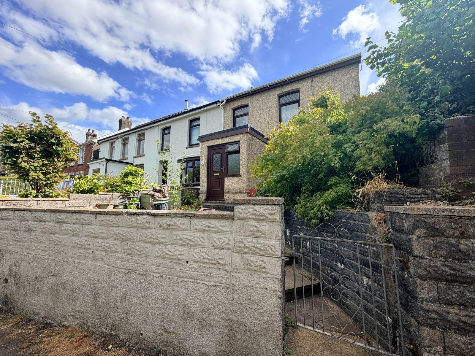 End Of Terrace House in Cwmfelin 2