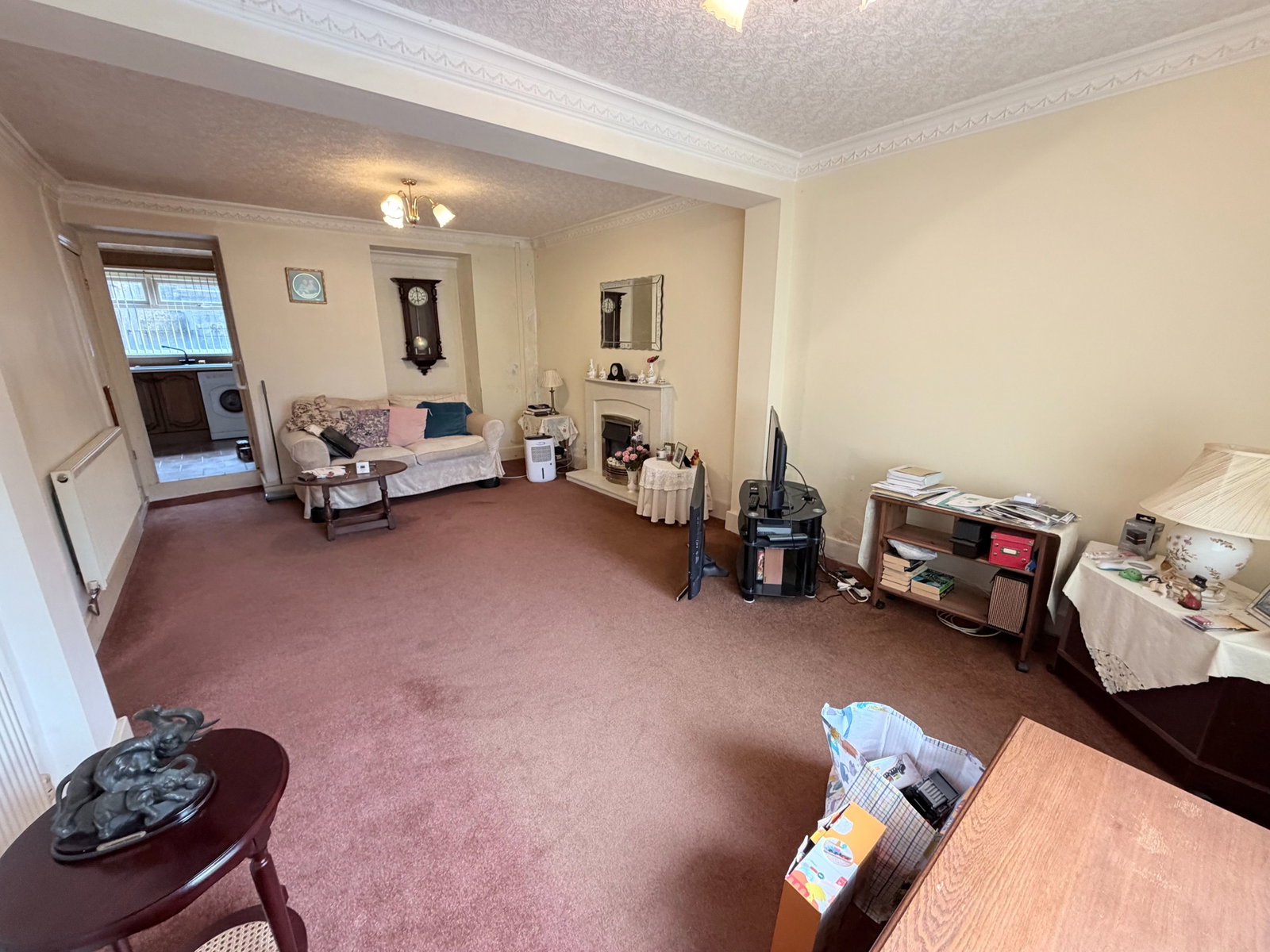 End Of Terrace House in Cwmfelin 4