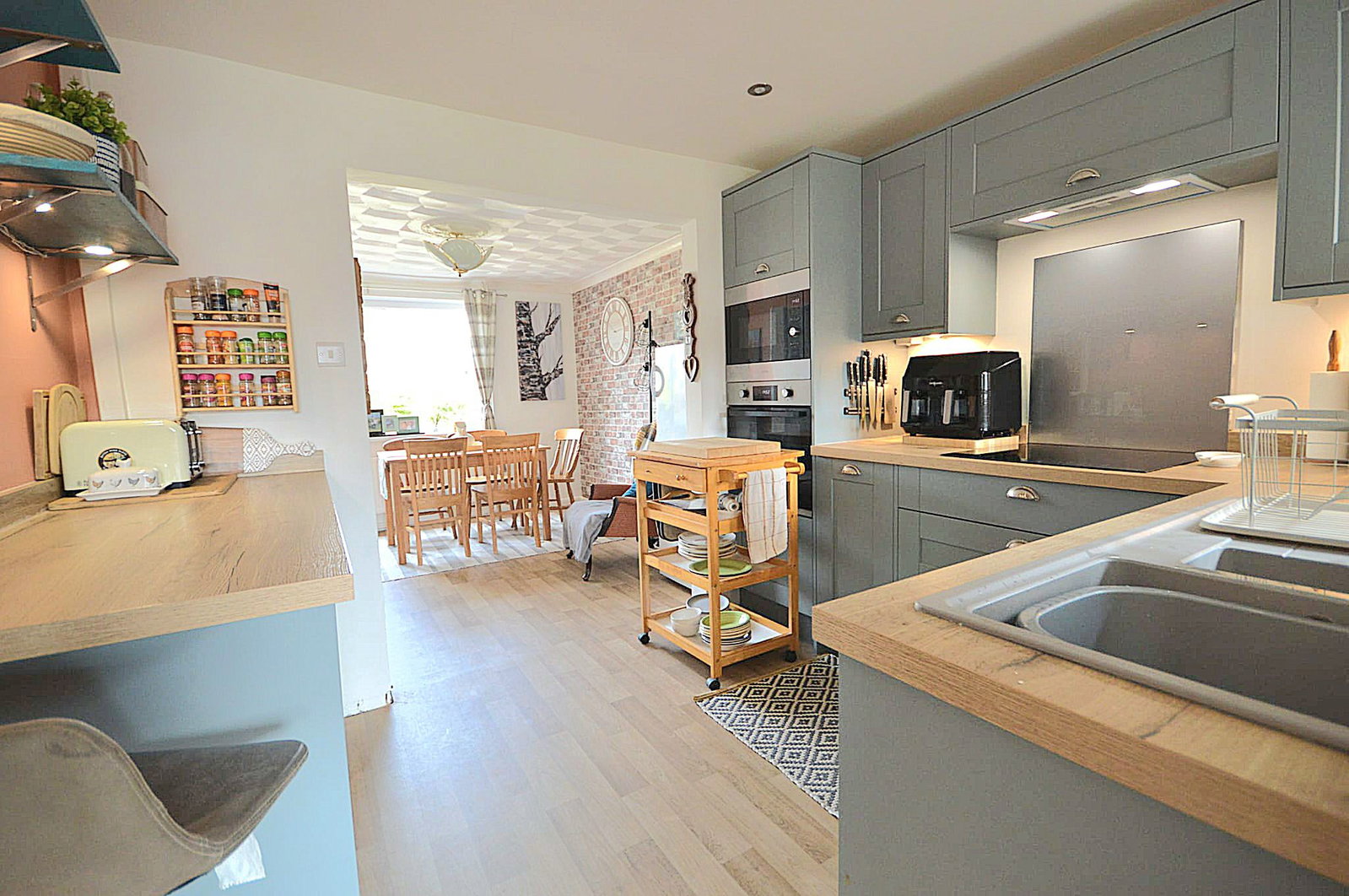 Semi Detached House in Neath 5