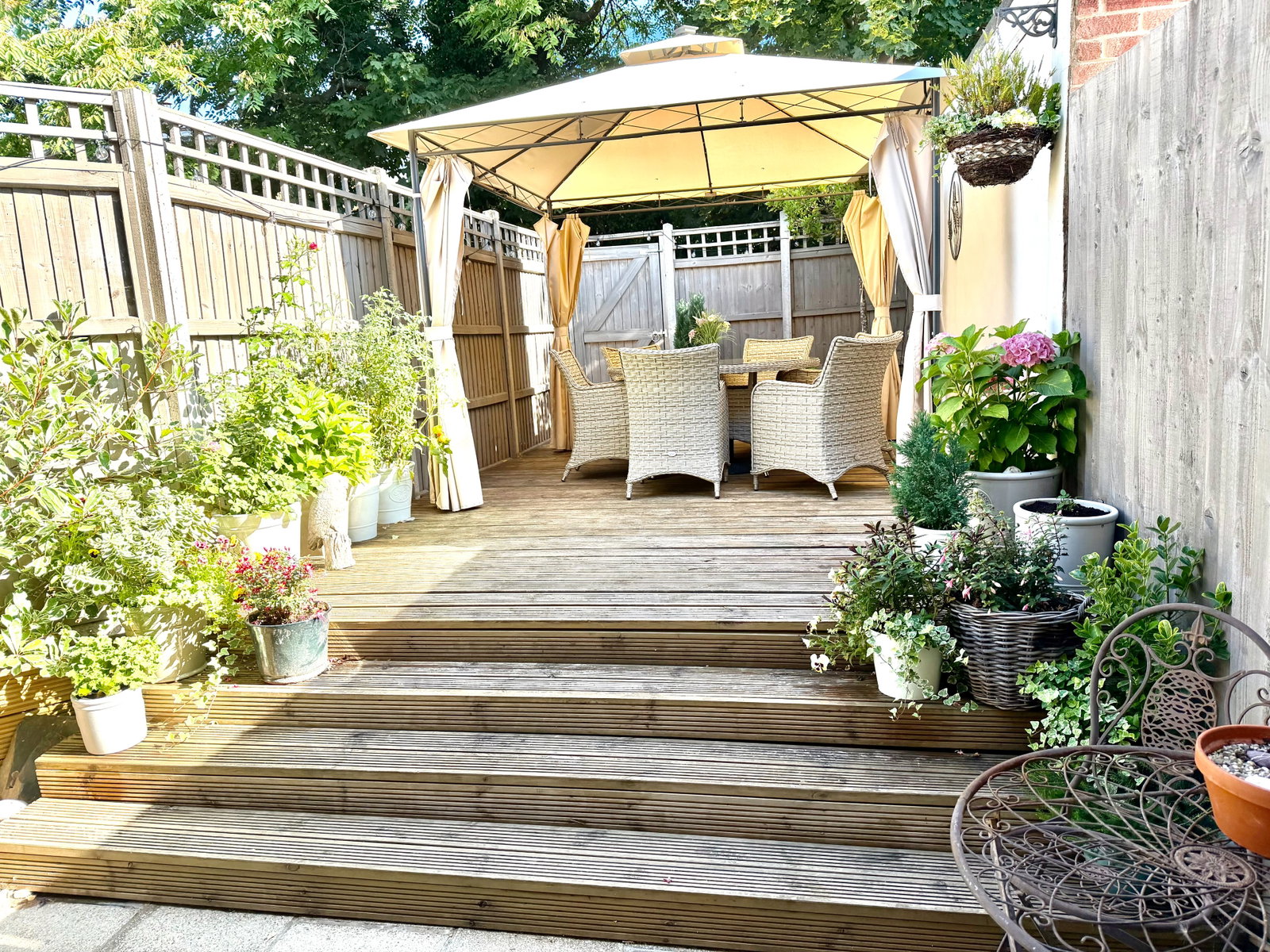 End Of Terrace House for sale in Stevenage, Burghley Close, Stevenage, SG2 8SX