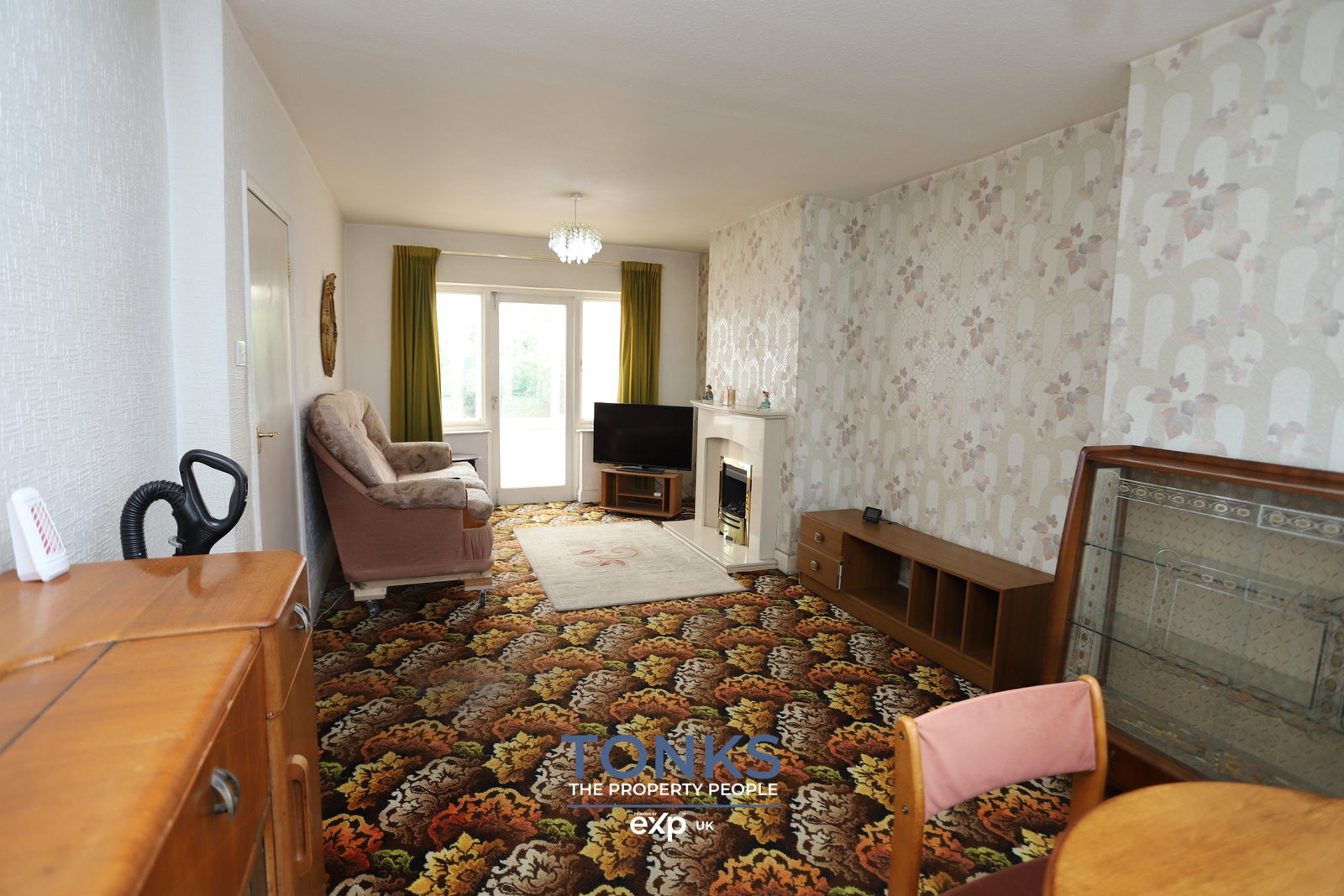 Semi Detached House for sale in Rowley Regis, Highbury Avenue, Rowley Regis, B65 9PN