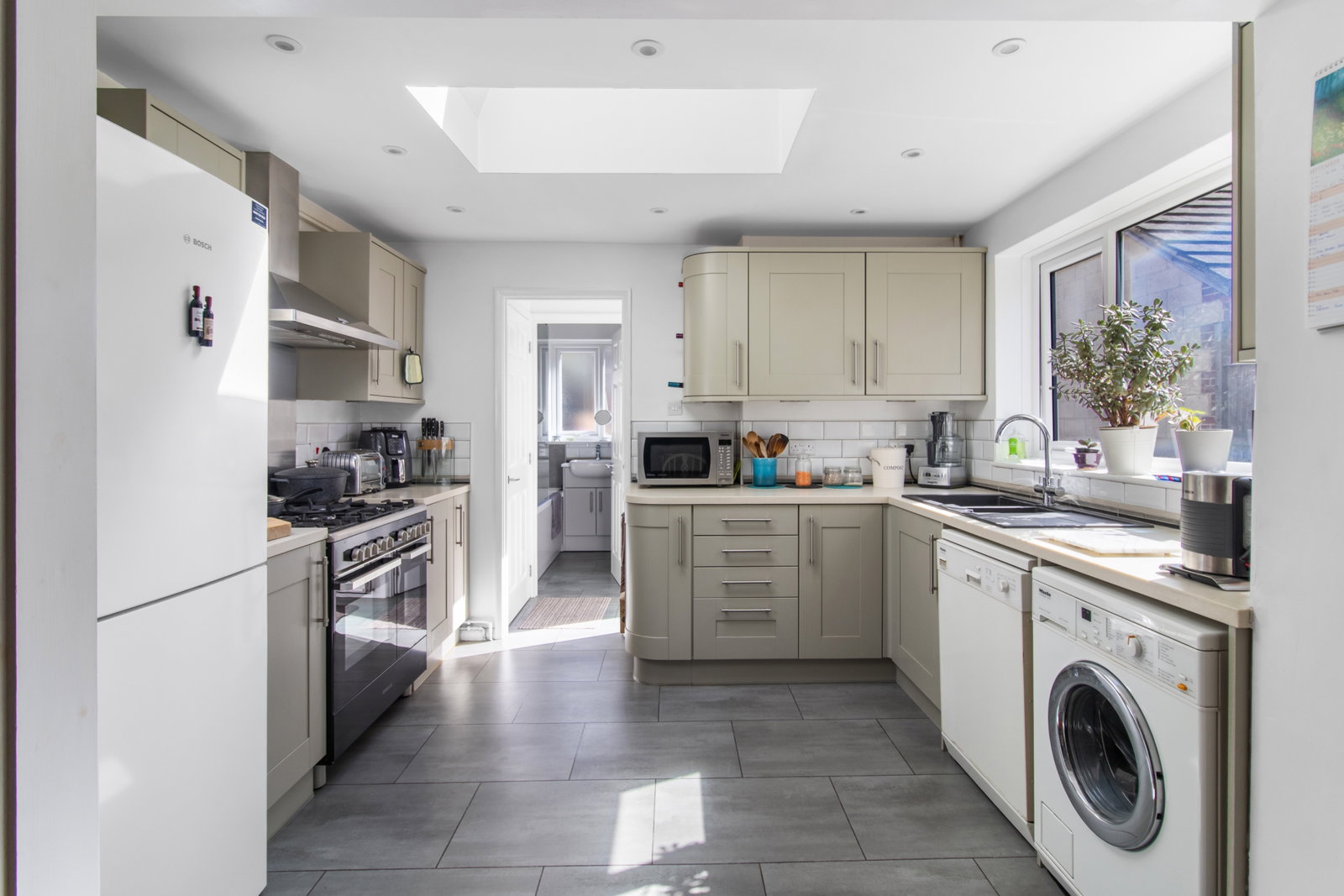 Semi Detached House for sale in Swindon, St. Philips Road, Swindon, SN2 7QP