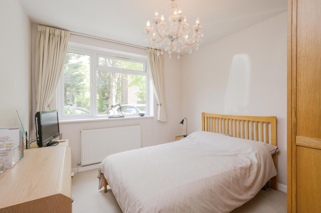 Ground Floor Flat for sale in London, Lansdowne Road, Wimbledon, SW20, 840 m²