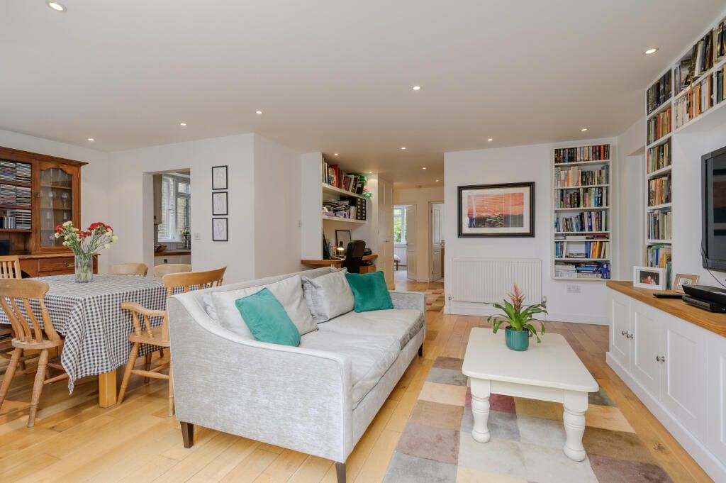 Ground Floor Flat for sale in London, Lansdowne Road, Wimbledon, SW20, 840 m²