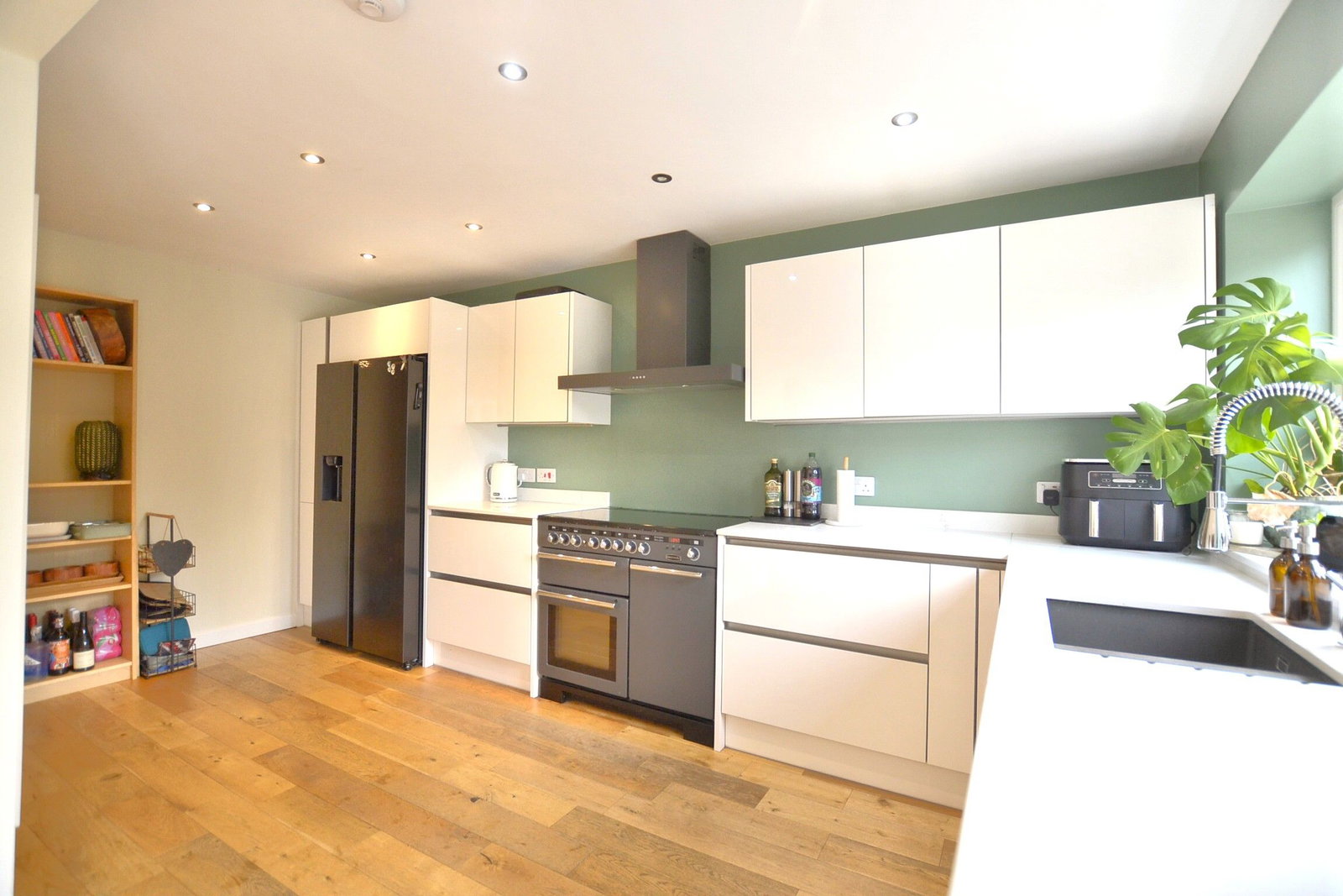Semi Detached House in Gloucester 2