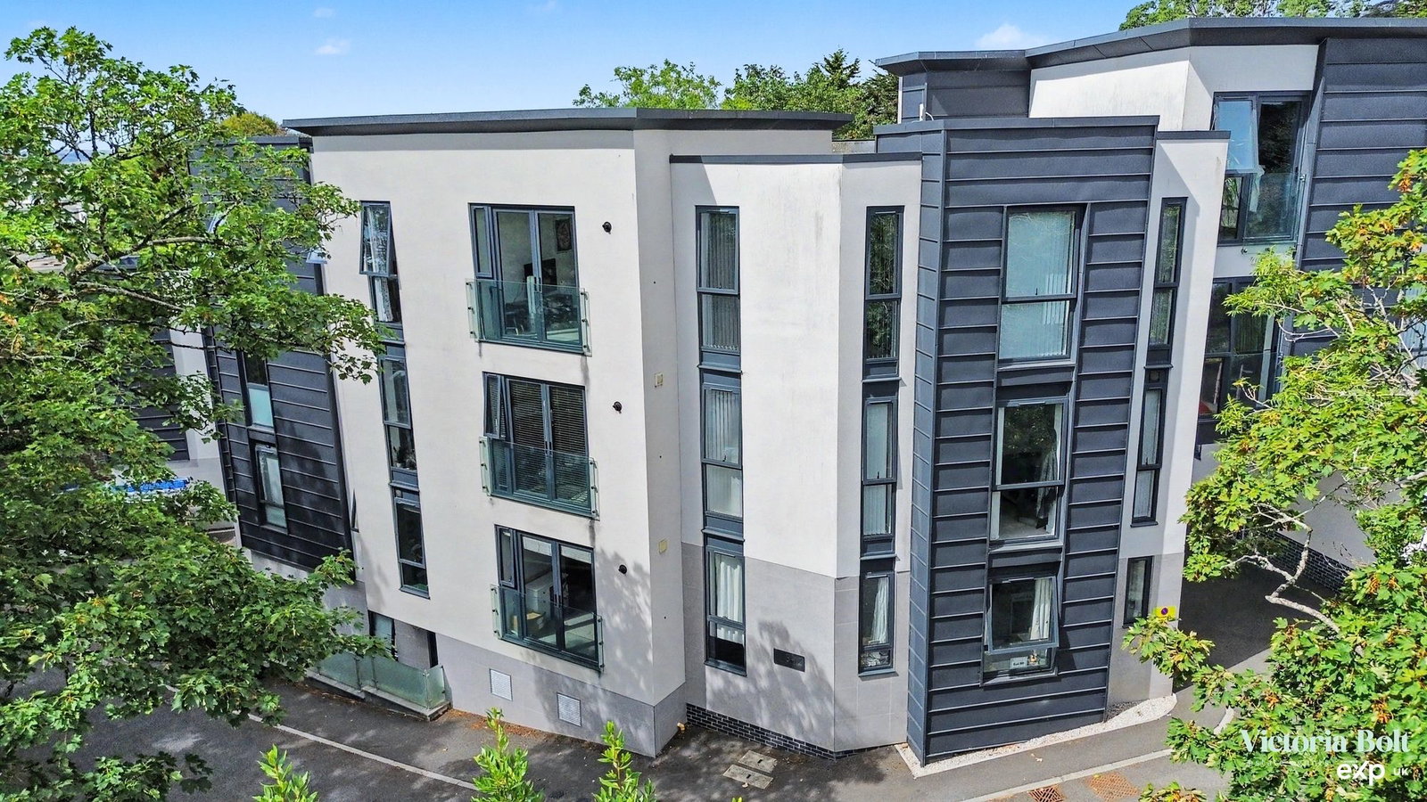 Apartment for sale in Plymouth, Sir Leonard Rogers Close, Plymouth, 430 m²