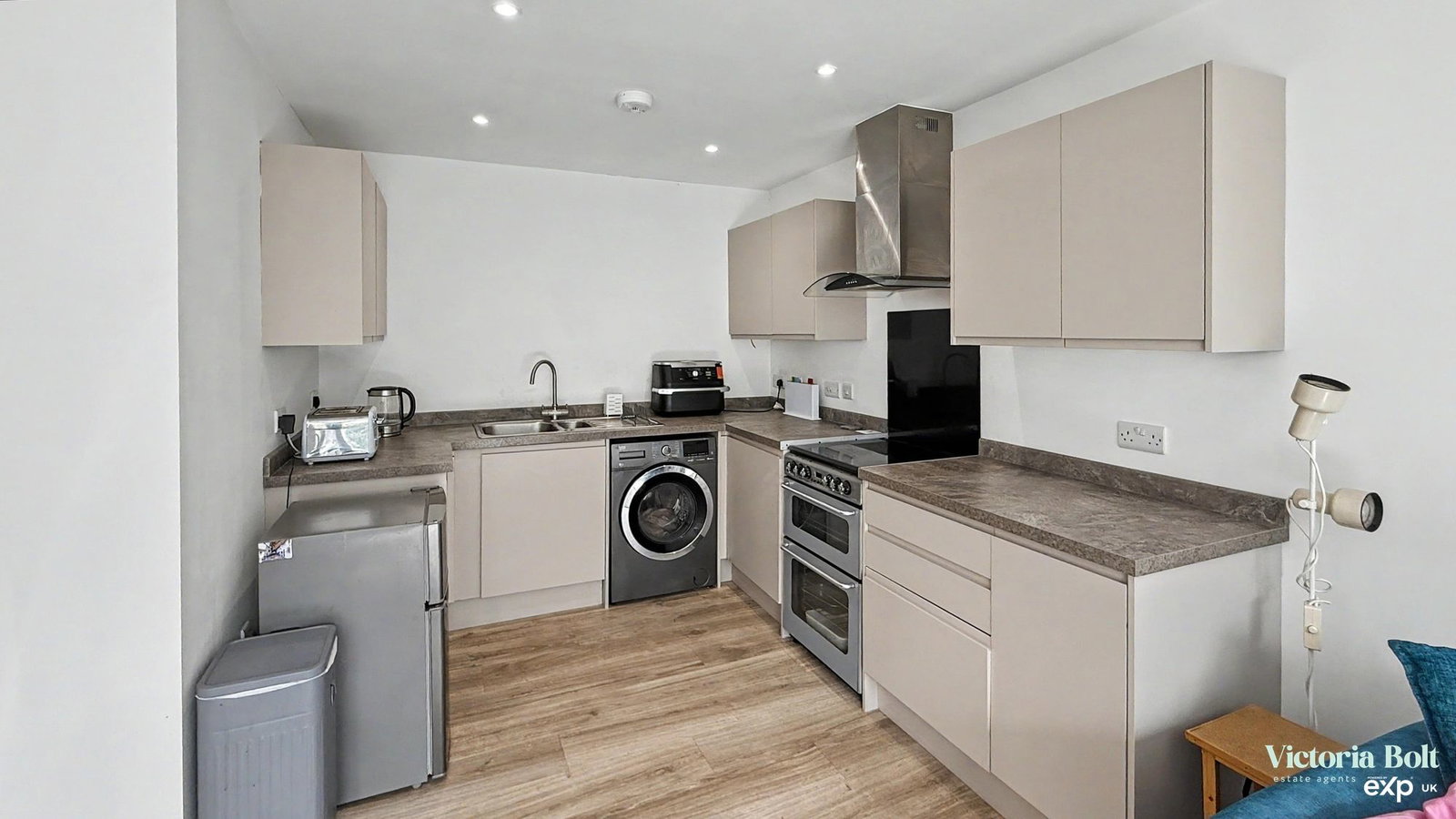 Apartment for sale in Plymouth, Sir Leonard Rogers Close, Plymouth, 430 m²