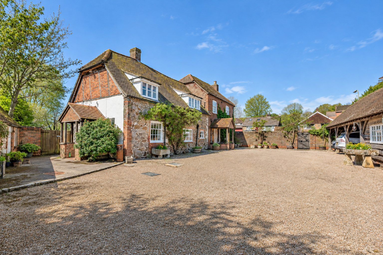 Detached House for sale in Hungerford, North Farm, Sheepdrove Hill, Lambourn, Hungerford, RG17, 3229 m²